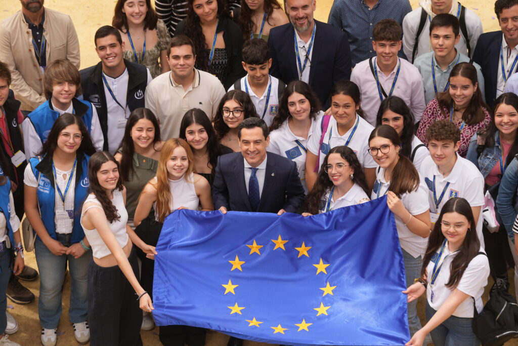 Moreno insta a superar fronteras y pensar en grande para construir un futuro mejor para los jóvenes: “Ser europeo es una seña de identidad”