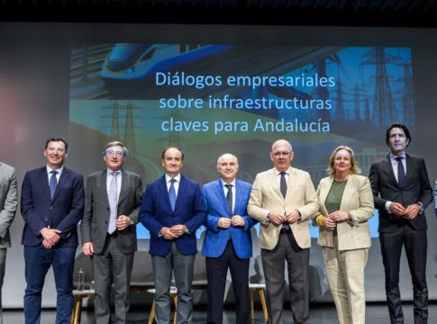 El empresariado andaluz reclama más infraestructuras para impulsar el desarrollo económico de la región en una jornada de Cámaras Andalucía y CaixaBank