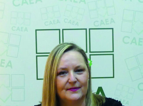 Virginia González (CAEA): "En nuestro sector inteligencia emocional e inteligencia artificial están llamadas a complementarse necesaria e ineludiblemente"