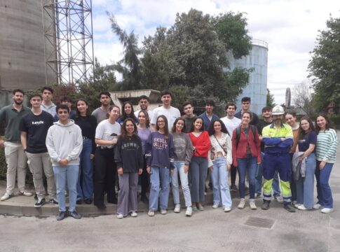 80 estudiantes de la Escuela de Ingenieros de la Universidad de Sevilla visitan la planta de Alcalá de Guadaíra de Cementos Portland Valderrivas