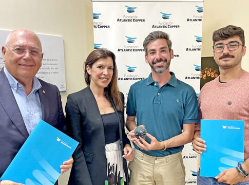 Fundación Atlantic Cooper y Arqueo Huelva reproducen el Carro Tartésico del yacimiento de La Joya
