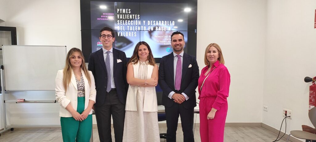 Transferencia del Conocimiento desde la Universidad a los empresarios sevillanos, en el desayuno de PYMES Valientes con Cultural Fit