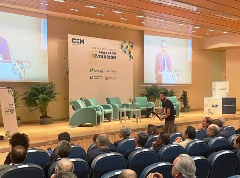 Salado reivindica el tren litoral y mejoras en las carreteras y en las infraestructuras hidráulicas para evitar que se frene el crecimiento de Málaga