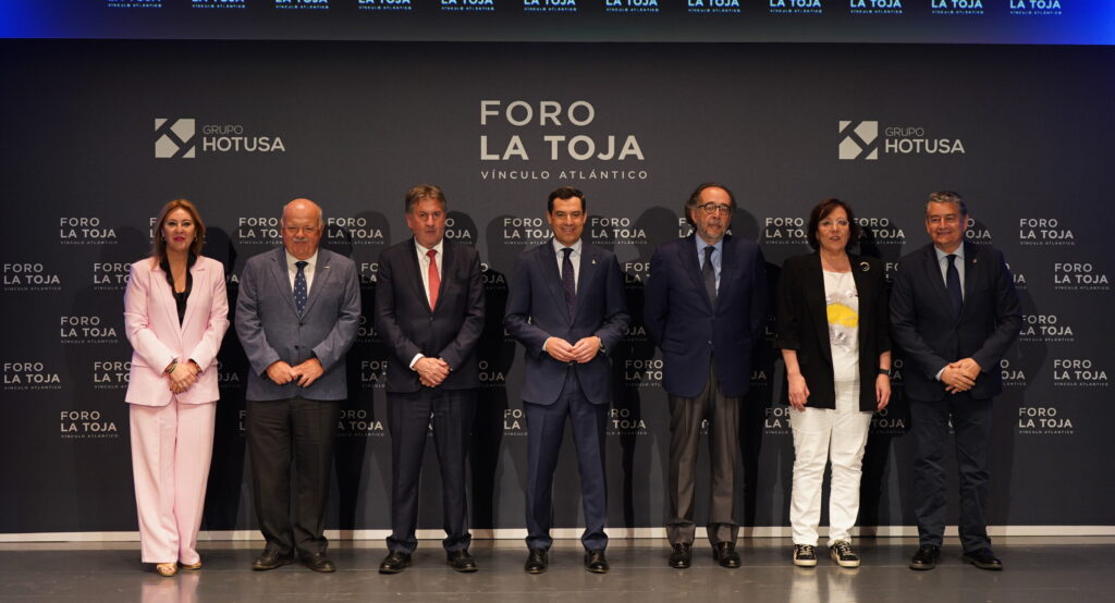 Moreno anuncia la aprobación del primer decreto de ayudas de Andalucía TRADE para impulsar el desarrollo industrial por valor de 244 millones