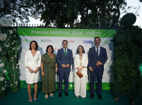 Moreno destaca el papel de las mujeres en la transformación de Andalucía y su contribución para que sea una potencia en España y Europa