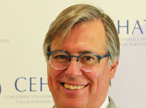 José Carlos Escribano (CEA): "El Turismo suma muchísimo más que resta"
