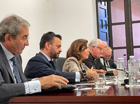 Rocío Blanco participa en las jornadas sobre dignidad humana y su implicación económica