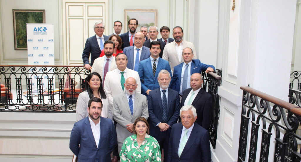 “Hay proyectos  hídricos y eléctricos de gran interés para las empresas sevillanas”