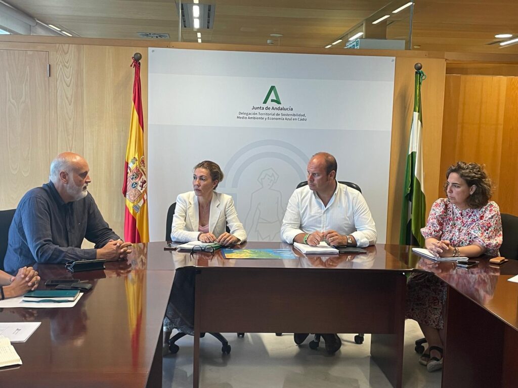 La Diputación de Cádiz presenta a la Junta su proyecto Senderos de Cádiz