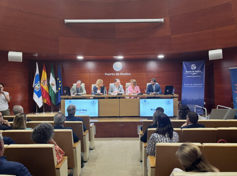 Una treintena de empresas e instituciones españolas y francesas se dan cita en el Puerto de Huelva en un encuentro organizado por la Cámara de Comercio Franco-Española
