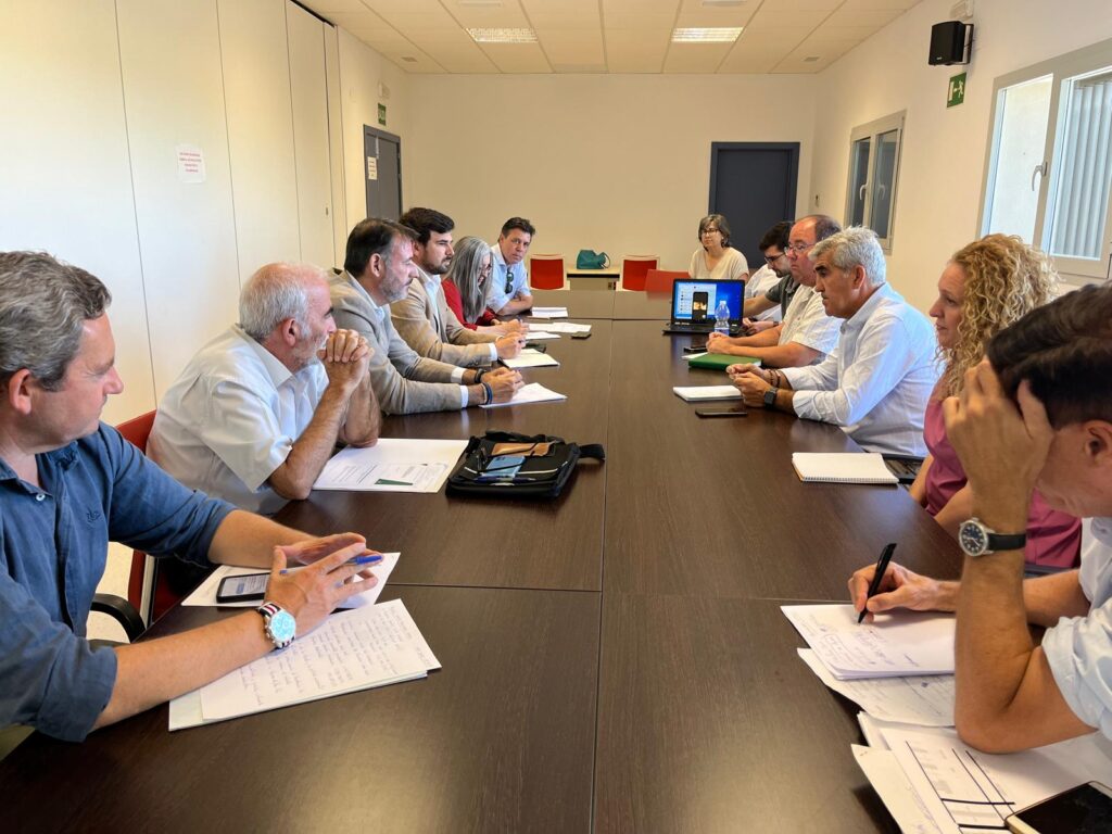 La Junta solicita al Ministerio que tenga en cuenta las necesidades del Marco de Jerez para la reconversión del viñedo