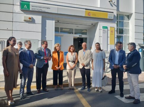 La nueva oficina de empleo de Lepe amplía los nuevos servicios telemáticos a los usuarios