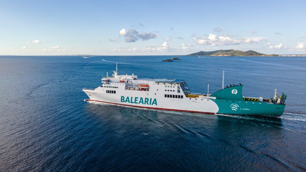 Baleària y Fred Olsen Express comienzan su cuarto servicio semanal durante el verano entre los puertos de Huelva y Canarias