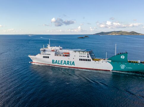 Baleària y Fred Olsen Express comienzan su cuarto servicio semanal durante el verano entre los puertos de Huelva y Canarias