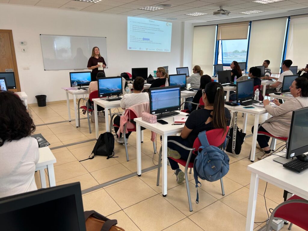 La Cámara mejora la empleabilidad de casi 900 personas a través de cuatro programas gratuitos