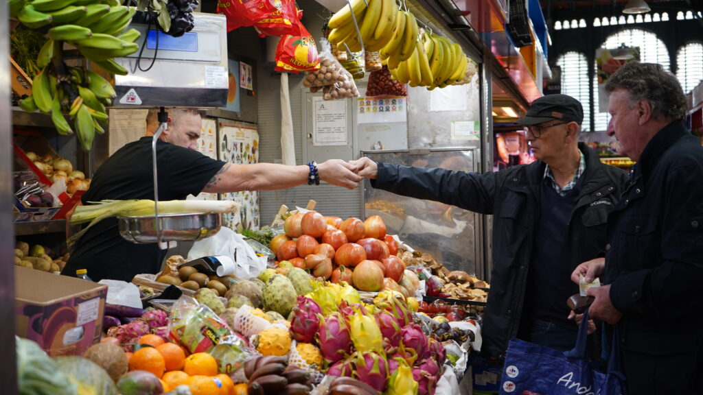 La Cámara de Comercio de Málaga apuesta por la promoción del turismo de compras en los mercados municipales y los centros comerciales abiertos de la provincia