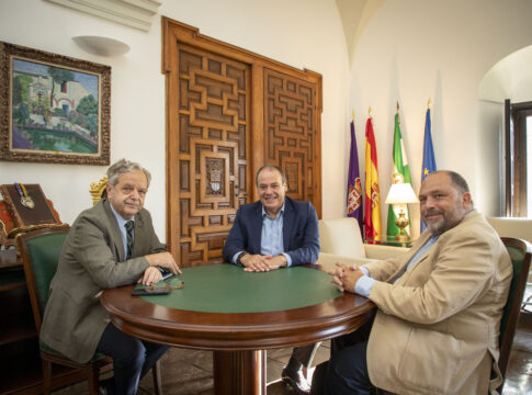 Salvador Fuentes se reúne con Caja Rural del Sur para abrir nuevas líneas de colaboración