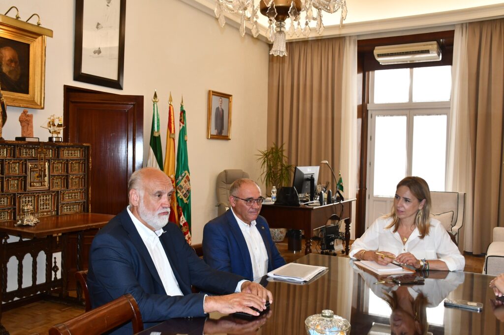 La Diputación de Cádiz y la Fundación Puerta de América estudian vías de colaboración para reforzar el protagonismo histórico de Sanlúcar 