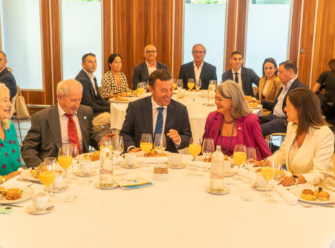 El presidente de NAVANTIA protagoniza el V Desayuno Empresarial CMNC