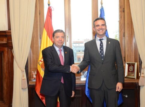 Ramón Fernández-Pacheco aborda con Luis Planas algunos de los principales asuntos agrarios y pesqueros que afectan a Andalucía