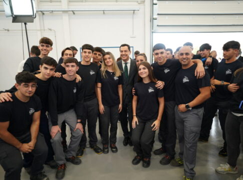 Moreno inaugura en La Rinconada el Centro Integrado de FP Aeroespacial Javier Imbroda, pionero en Andalucía y referente en España
