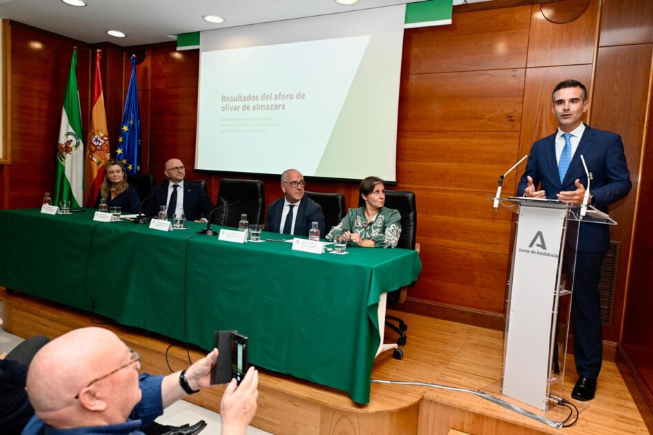 Andalucía prevé una producción de más de 1M de toneladas de aceite de oliva en la próxima campaña