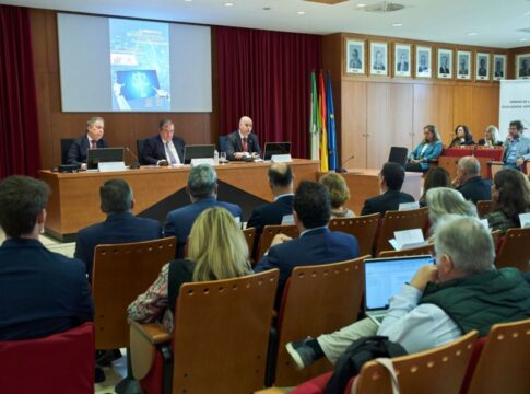 La US, referente en Derecho de la Inteligencia Artificial en el ámbito universitario español