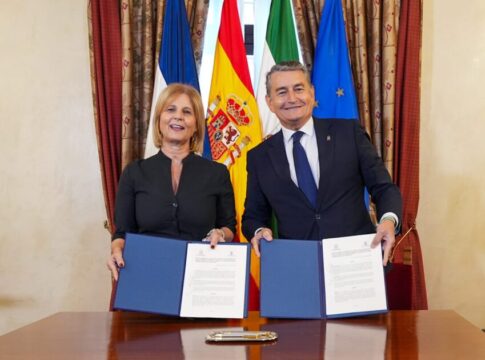 Junta y Ayuntamiento de Jerez firman un protocolo para poner en marcha un nodo de formación digital