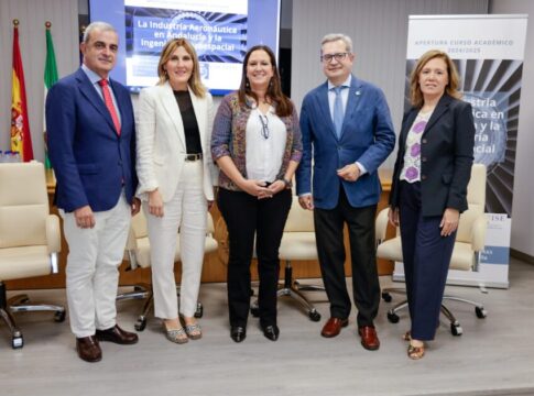 María Mora-Figueroa Feijóo: “Sevilla es una gran capital aeronáutica”