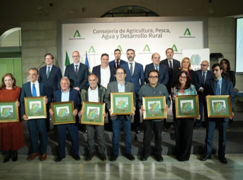 Fernández-Pacheco asegura que Andalucía hará “todo lo posible” para que el sector pesquero no sufra “más recortes”
