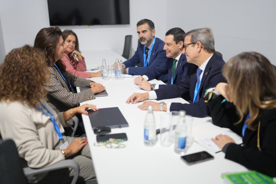 Moreno mantiene un encuentro en Bakú con representantes de la Asociación Internacional de Desalación y Reutilización (IDRA)