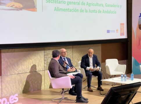 La Junta defiende “el valor añadido” de los productos agrícolas de invernadero