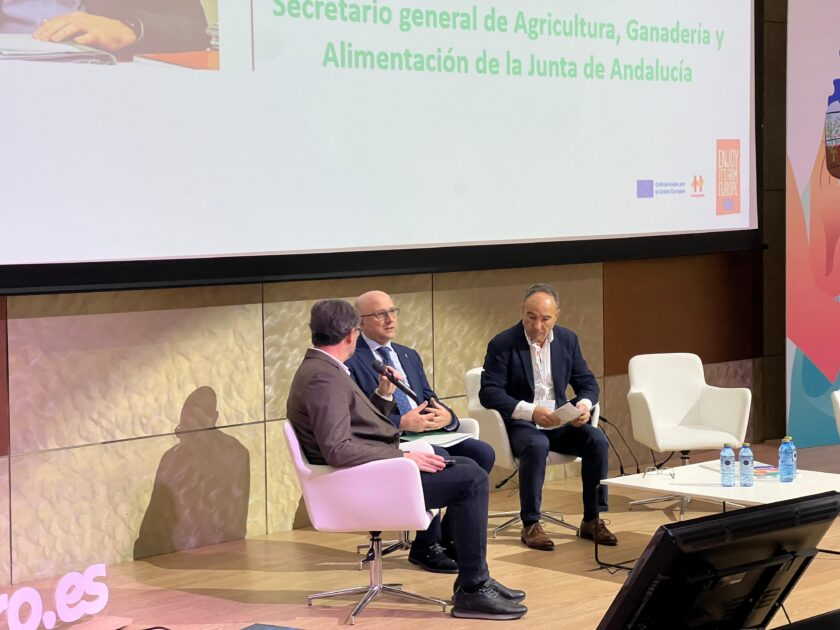 La Junta defiende “el valor añadido” de los productos agrícolas de invernadero