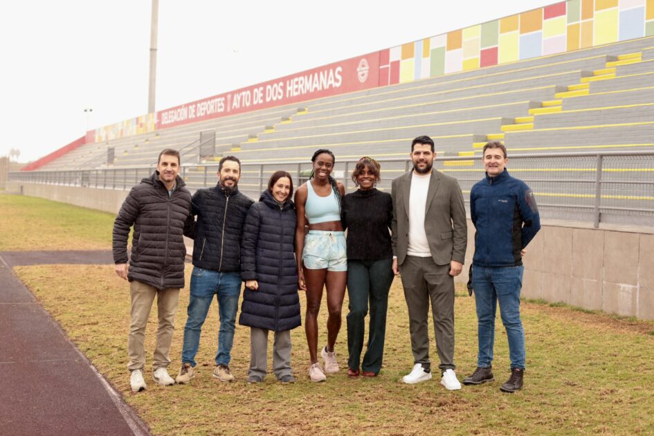 Aauri Bokesa visita Dos Hermanas de la mano de AOKlabs