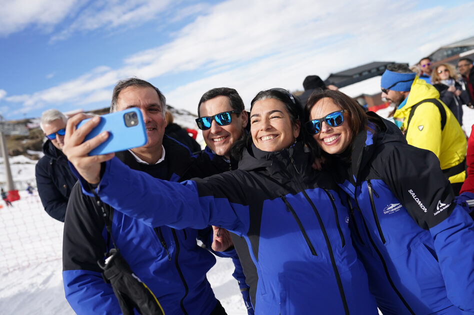 Moreno destaca la apuesta por Sierra Nevada, tesoro turístico y deportivo de España y motor económico de Andalucía