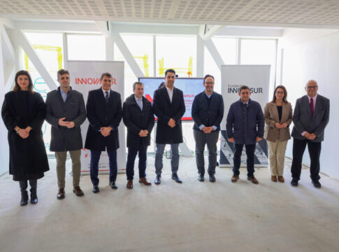 El secretario de Estado de Telecomunicaciones visita las obras de la nueva sede del SOC de INNOVASUR, centro de referencia en ciberseguridad y talento tecnológico en España 