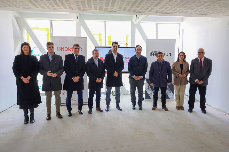 El secretario de Estado de Telecomunicaciones visita las obras de la nueva sede del SOC de INNOVASUR, centro de referencia en ciberseguridad y talento tecnológico en España 