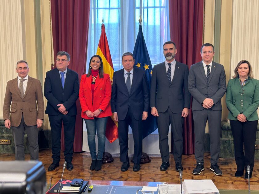 La Junta respalda al sector del arrastre: “No podemos conformarnos con las medidas hasta que el sector lo esté”