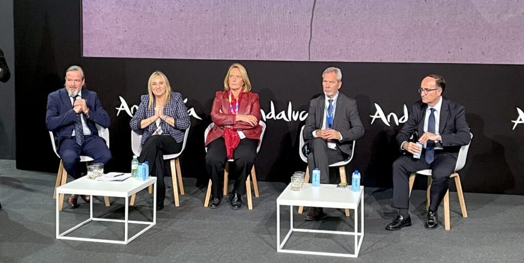 Andalucía consolida su liderazgo en el turismo náutico y de cruceros con la presentación de su Plan de Acción 2025, CITCA y OBSERTUR en FITUR