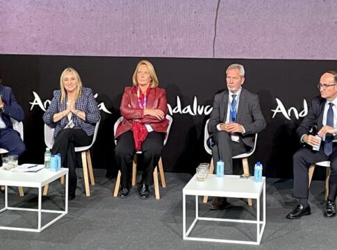 Andalucía consolida su liderazgo en el turismo náutico y de cruceros con la presentación de su Plan de Acción 2025, CITCA y OBSERTUR en FITUR
