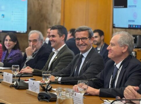 Andalucía pide al Gobierno que corresponda a su despliegue renovable en las inversiones de la red de transporte eléctrico