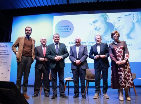 Antonio Sanz resalta las iniciativas de la ADA para combatir la brecha digital entre los mayores