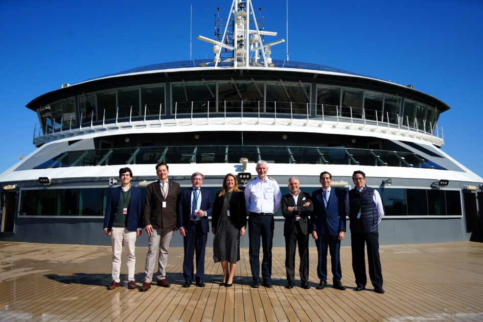 El Puerto de Sevilla recibe por primera vez al crucero de expedición Seabourn Venture