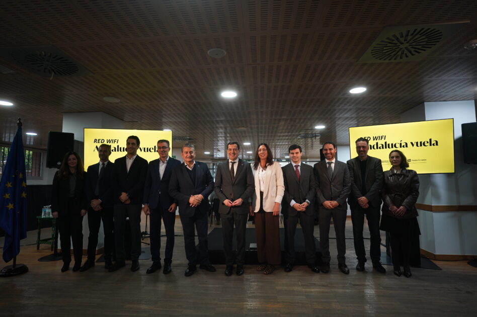 Moreno señala que la Red Wifi Andalucía Vuela supone toda una revolución: “El objetivo es lograr el 100% de la digitalización en 2030”