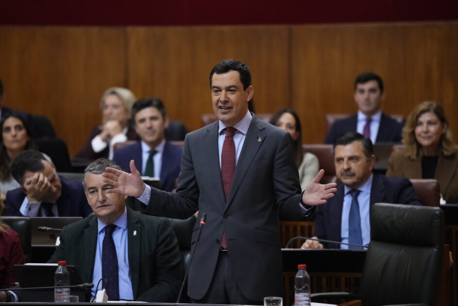 Moreno defiende los avances que se han logrado en materia de igualdad en Andalucía y aboga por luchar ante cualquier discriminación