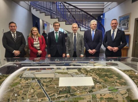 La Junta pone en valor la apuesta del Puerto de Motril por la descarbonización y las renovables