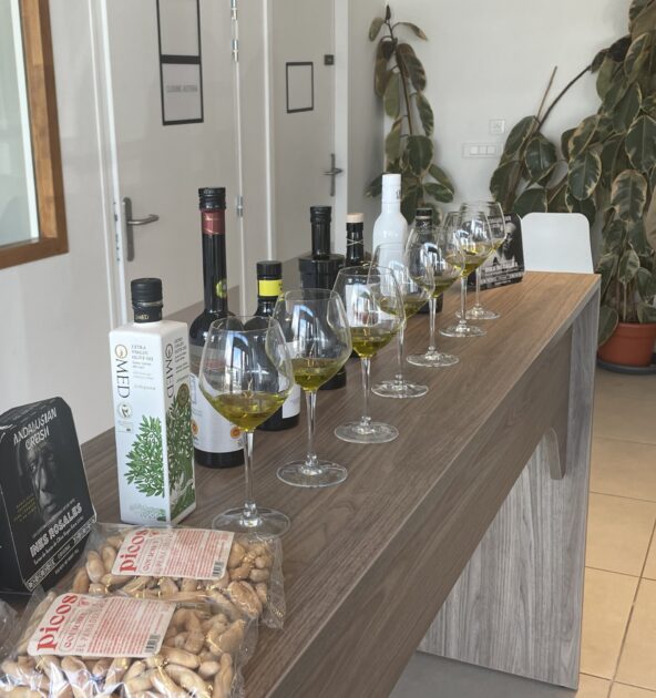 Andalucía TRADE impulsa la promoción del AOVE andaluz en Francia con una cata en la Rungis Académie