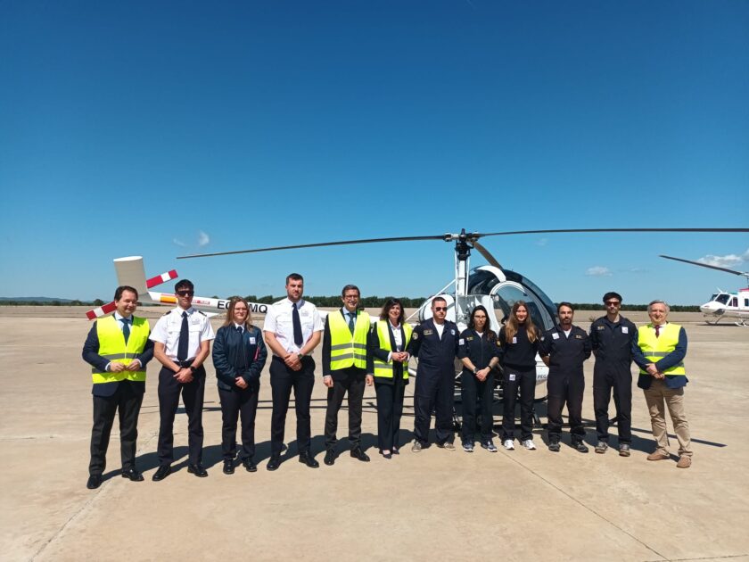 Visita institucional del Consejero de Industria, Energía y Minas, Jorge Paradela, a la sede de Pegasus Aero Group en Palma del Río