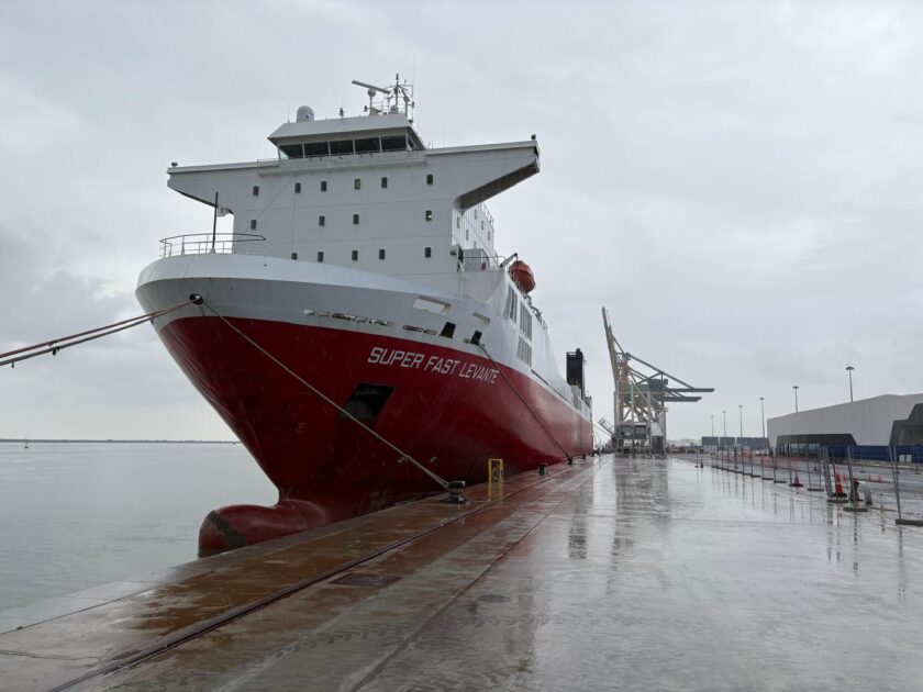 El Puerto de Huelva cuenta con la primera línea marítima regular de alta frecuencia con el Puerto de Tánger Med, pionera en la franja atlántica del Estrecho