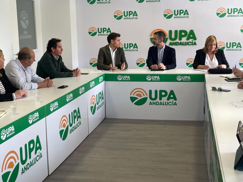 Fernández-Pacheco apuesta por el “trabajo conjunto” con las organizaciones agrarias para afrontar los retos del sector